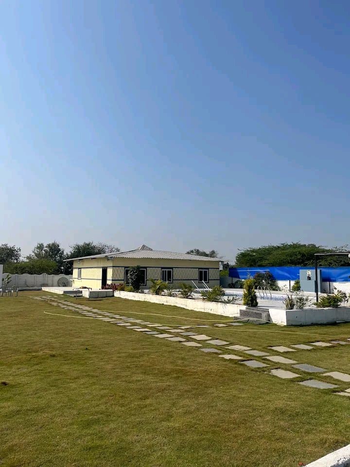 Dozzy 2668 (2 BHK), Palmakole