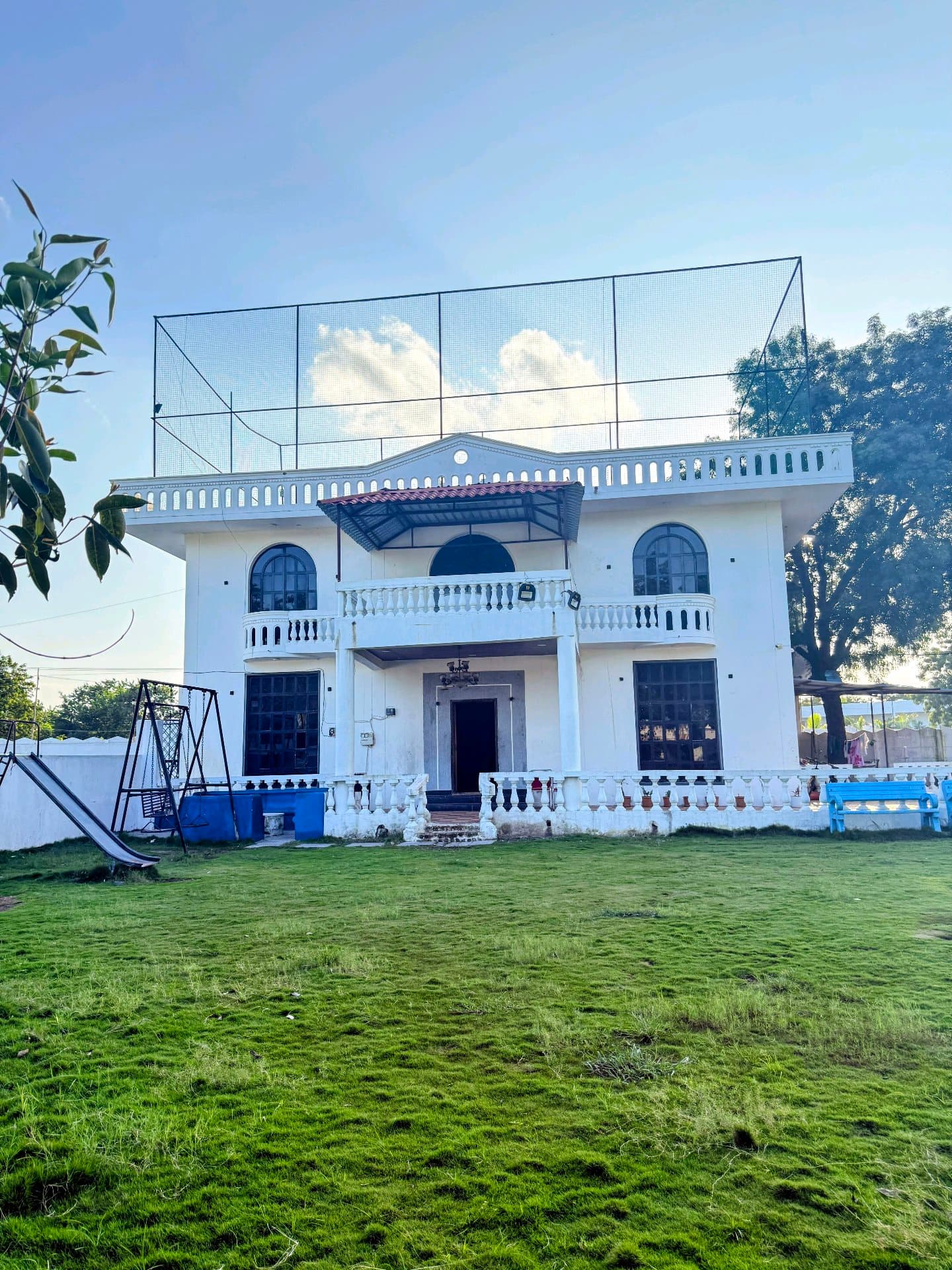 Dozzy 1995 (3 BHK), Moinabad