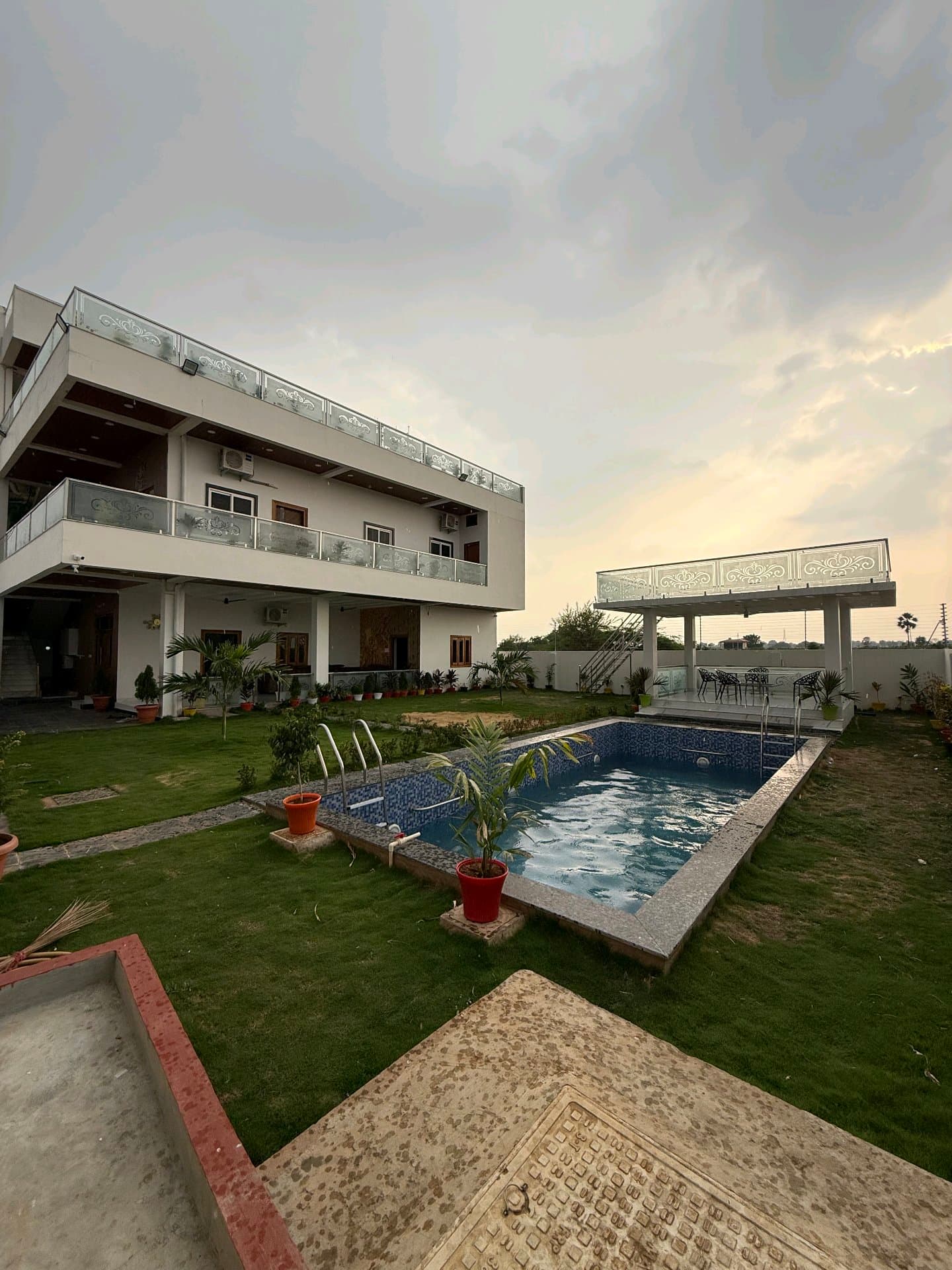 Dozzy 1745 (5 BHK), Thimmapur