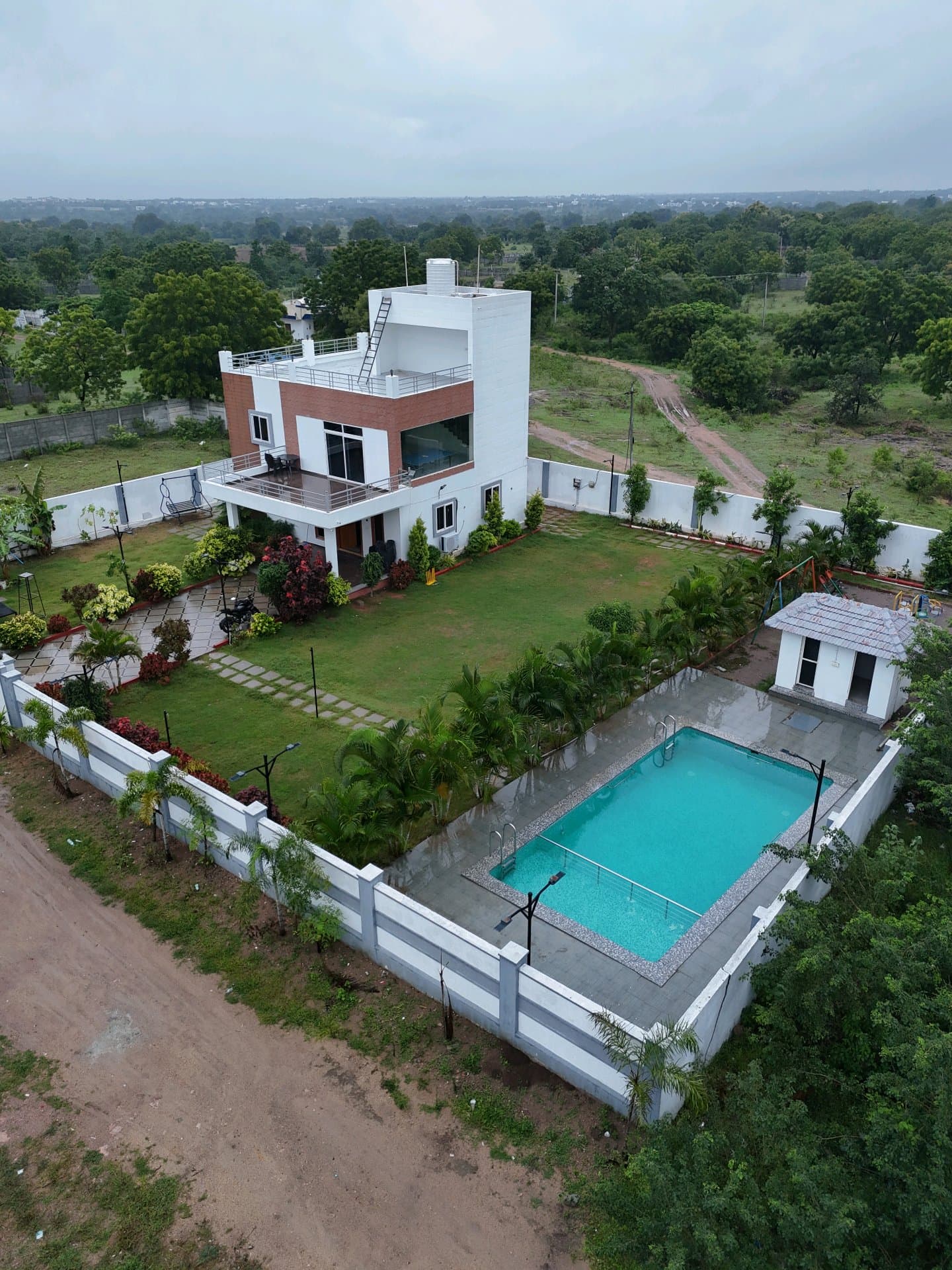 Dozzy 1843 (3 BHK), MOINABAD