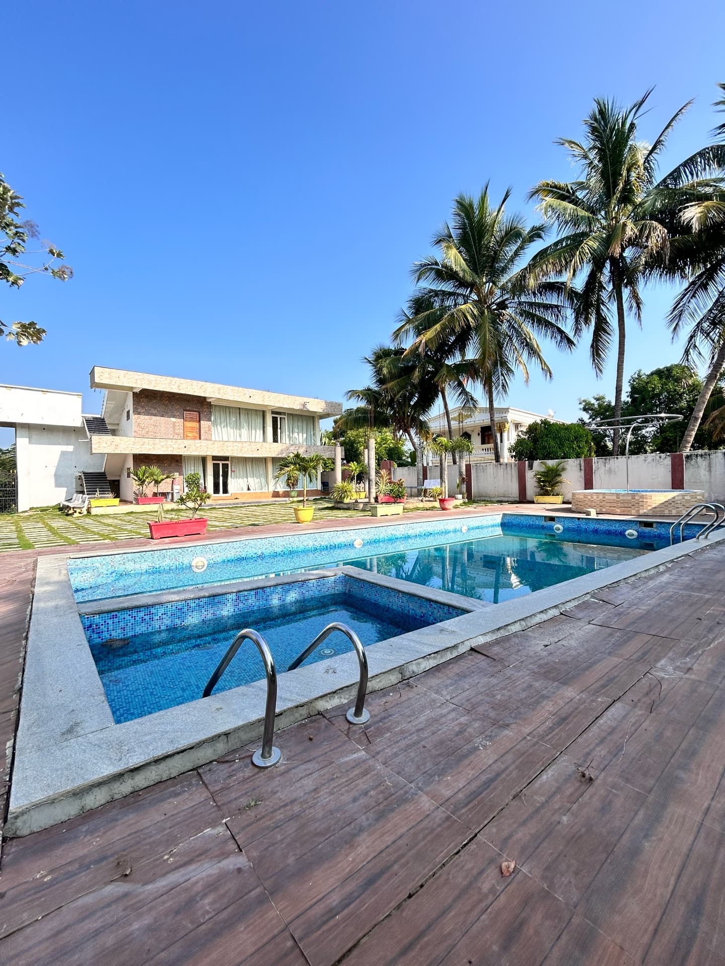 Dozzy 1695 (3 BHK), JOGIPET