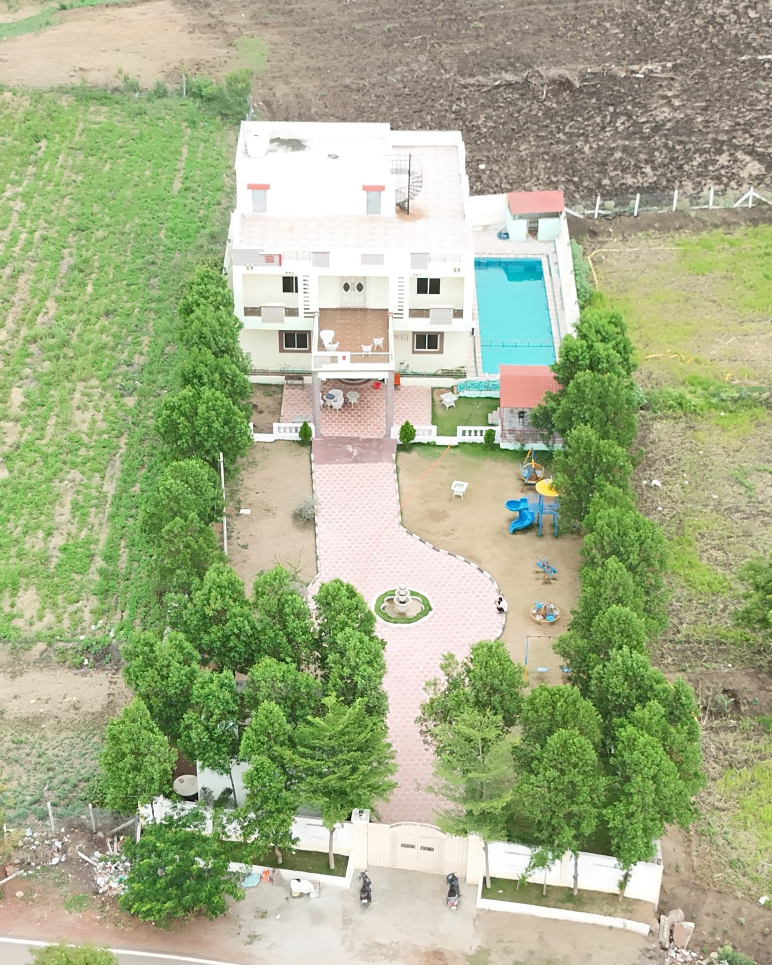 Dozzy 1755 (5 BHK) — photo 2