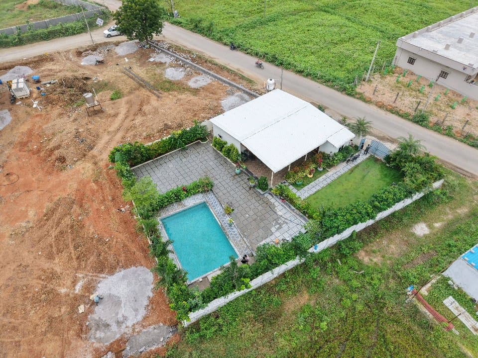 Dozzy 1923 (2 BHK), Kucharam