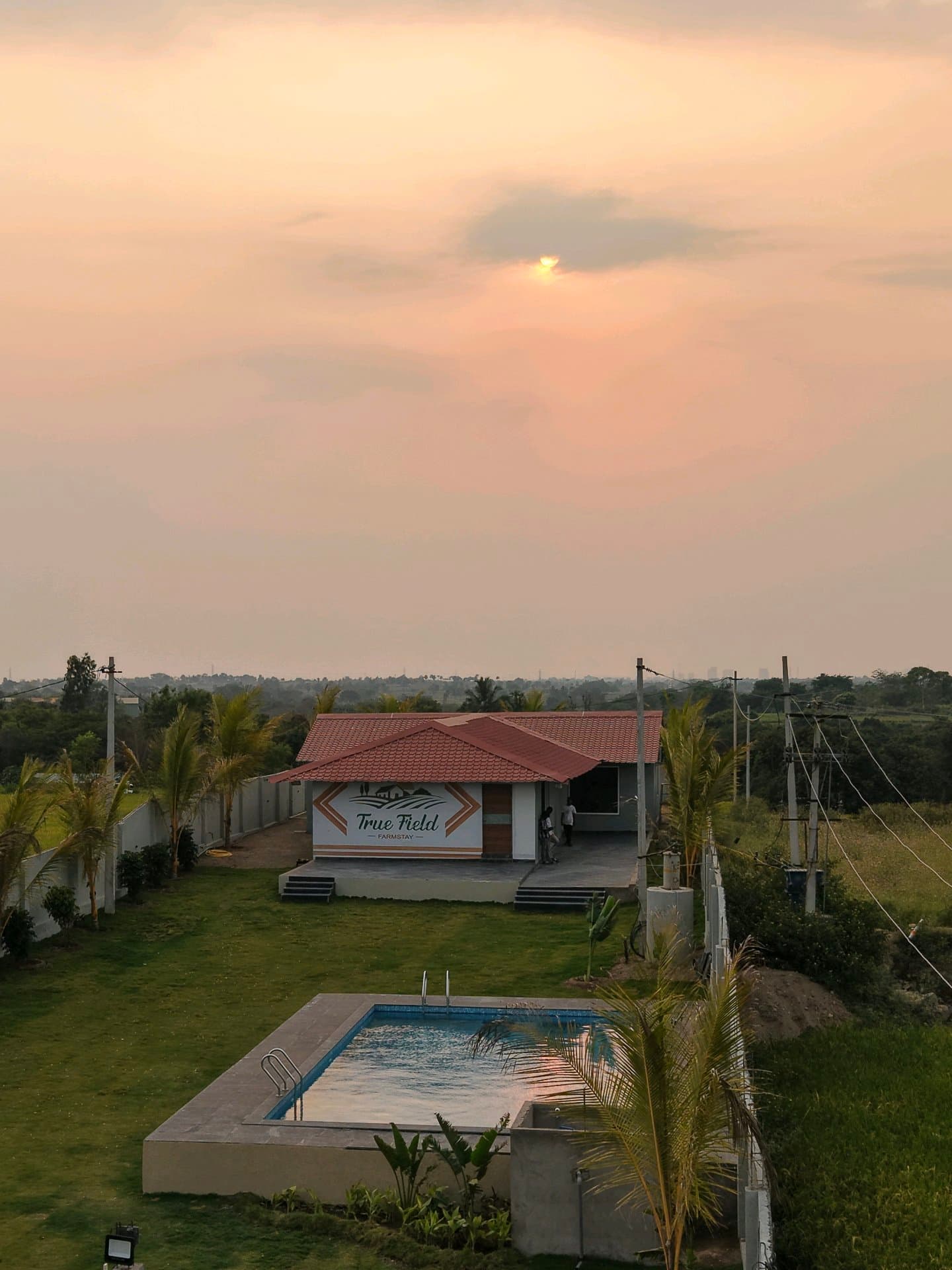 Dozzy 2130 (2 BHK), Maqdoompalle