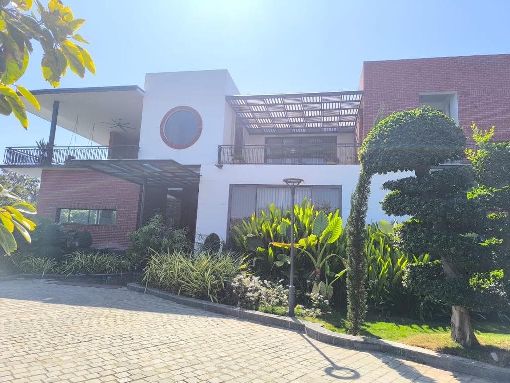 BreakSpot Villa, Moinabad