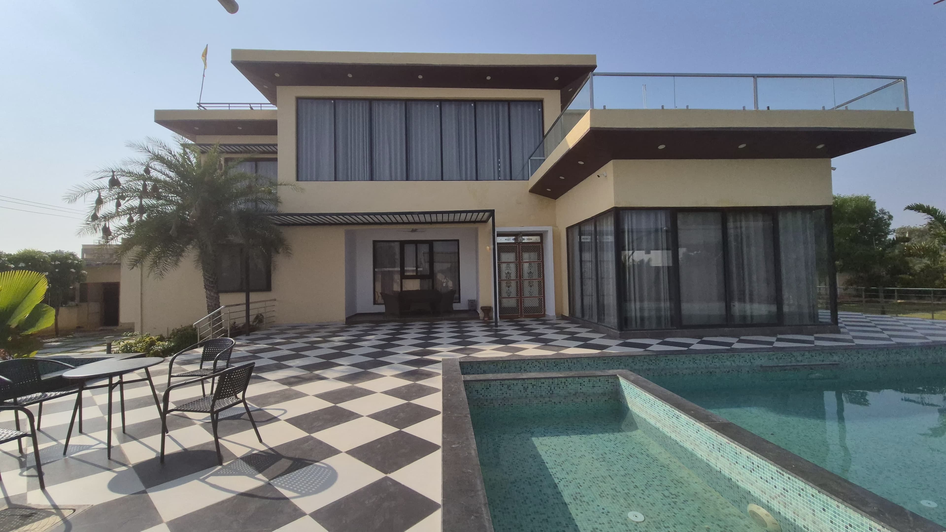 Charan's Villa, Moinabad
