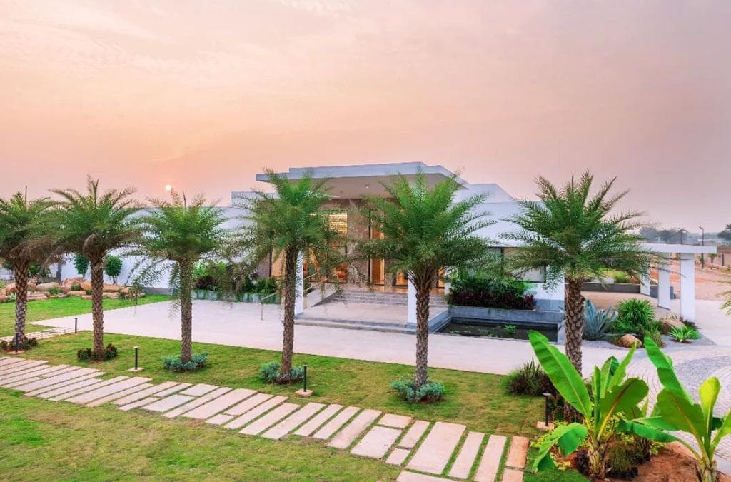 AJ House, Moinabad