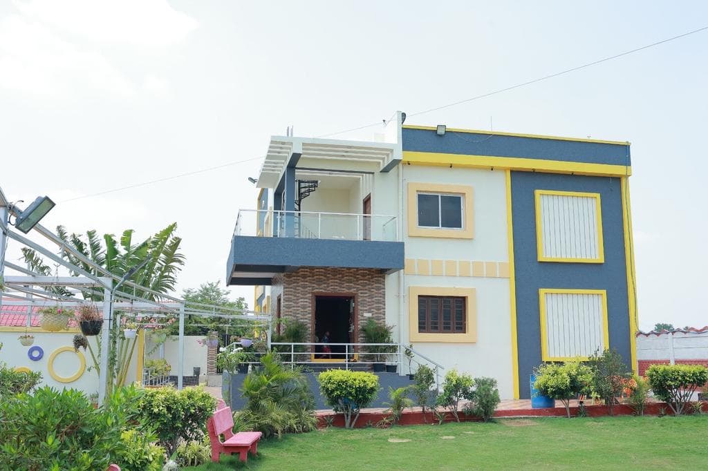 Siri Green Acres Farmhouse, Moinabad