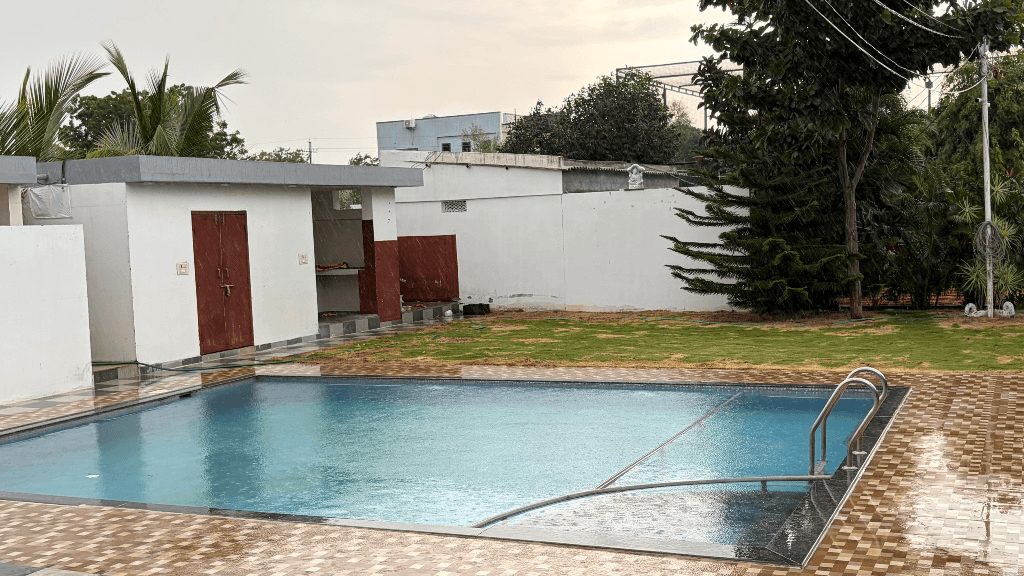 Lush Horizon Villa with Box Cricket — photo 2