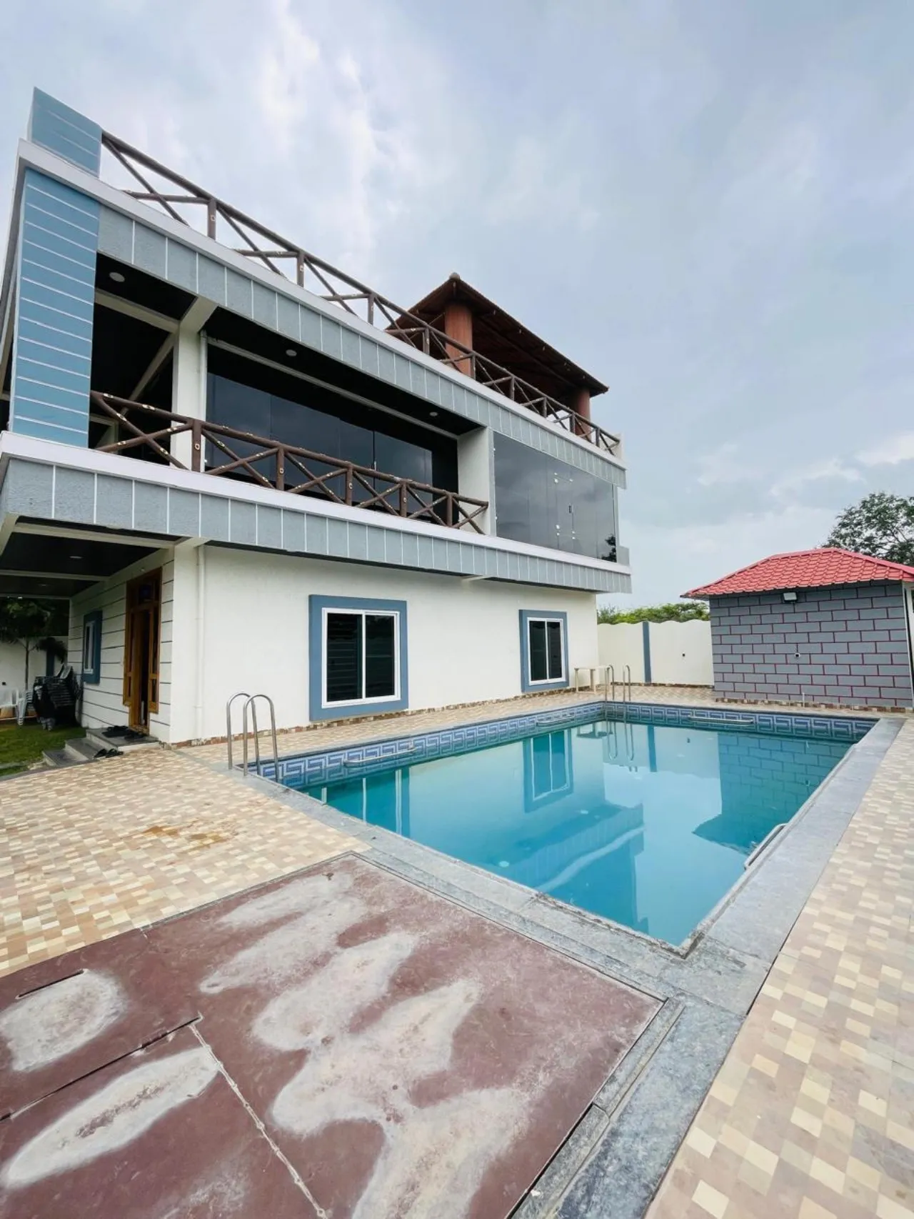 Rocklyn Farmhouse, Moinabad