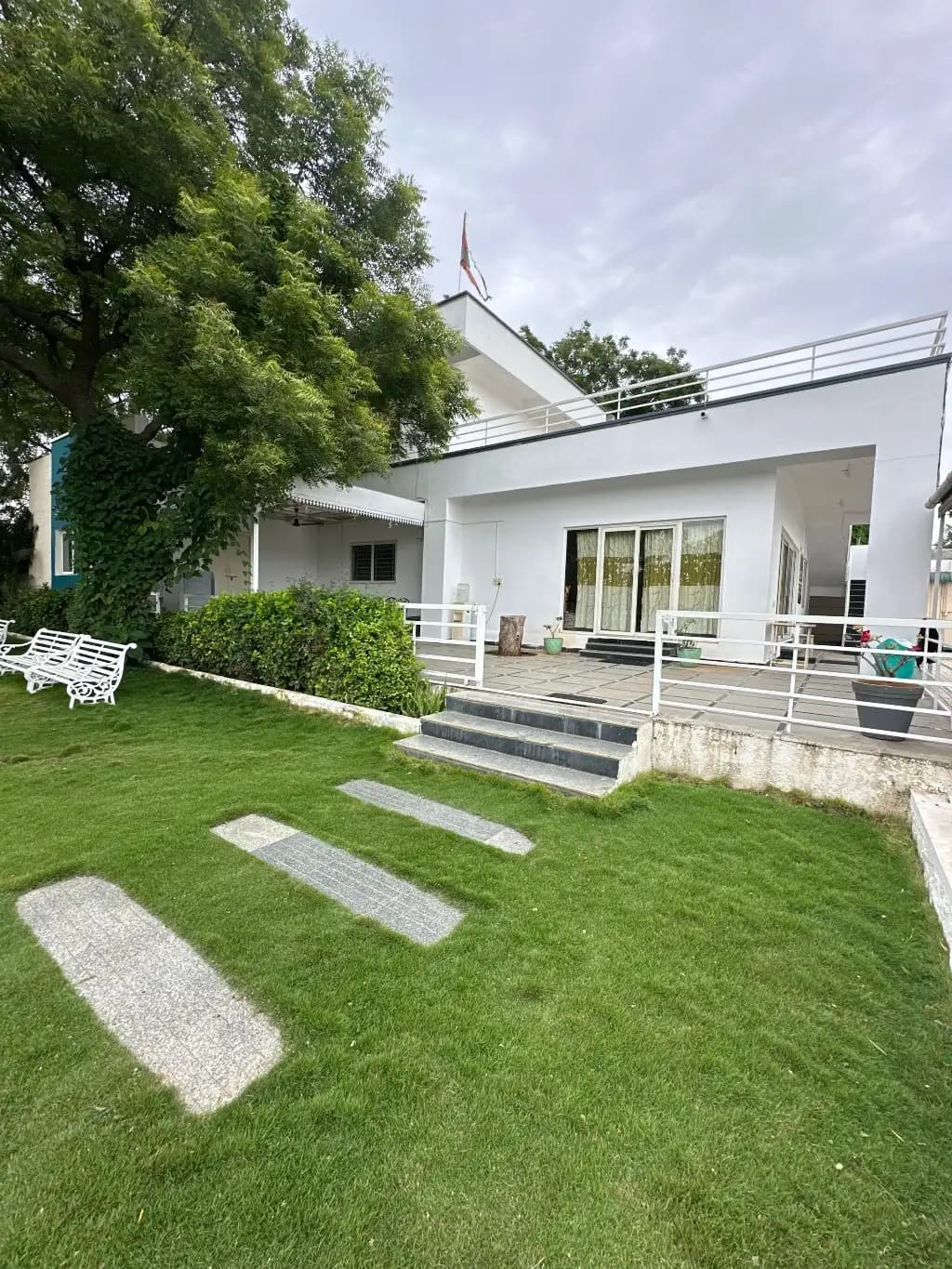 White House with Box Cricket, Moinabad