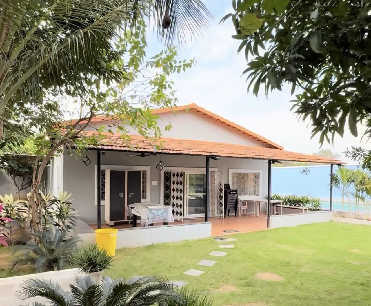 Sunny Cliff Farmhouse, Moinabad