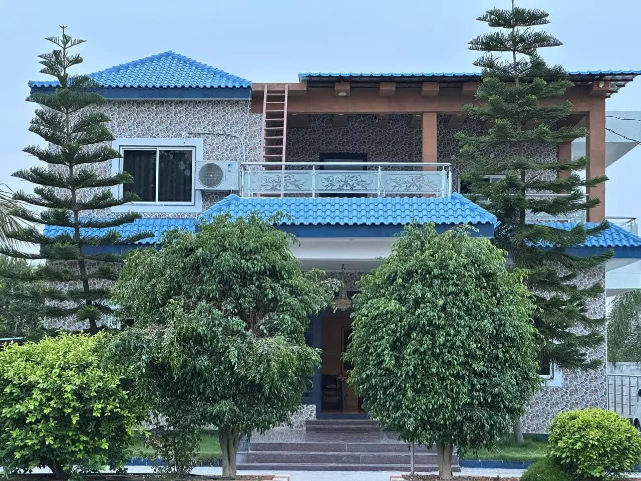 The Orchids FarmHouse, Moinabad